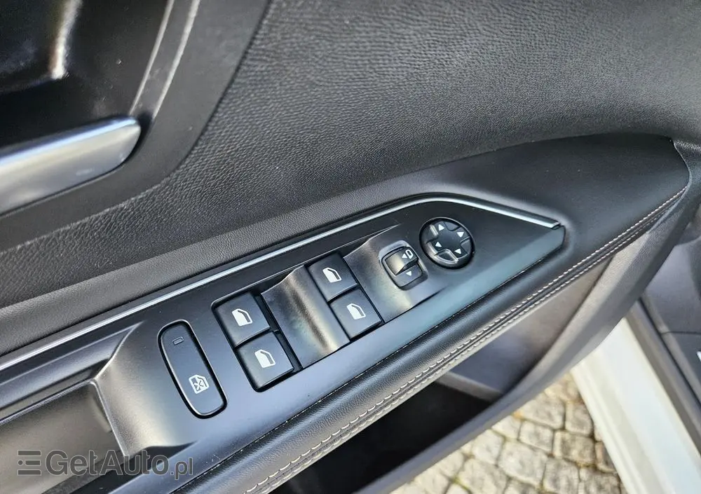 PEUGEOT 5008 1.6 BlueHDi Style 7os