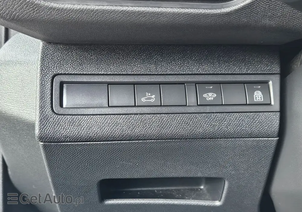 PEUGEOT 5008 1.6 BlueHDi Style 7os