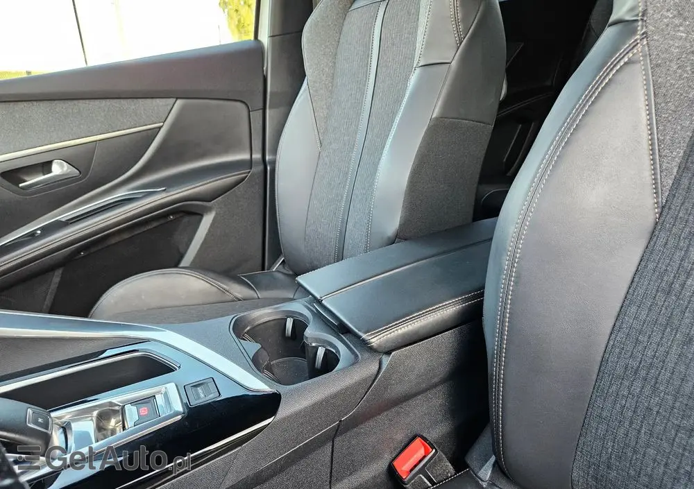 PEUGEOT 5008 1.6 BlueHDi Style 7os