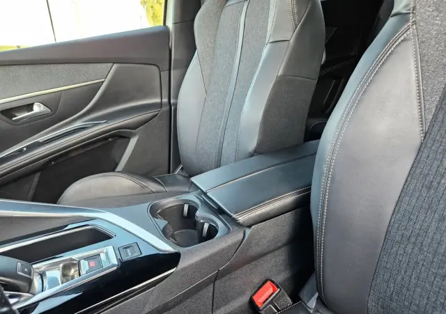 PEUGEOT 5008 1.6 BlueHDi Style 7os