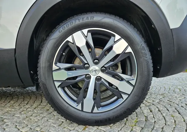 PEUGEOT 5008 1.6 BlueHDi Style 7os
