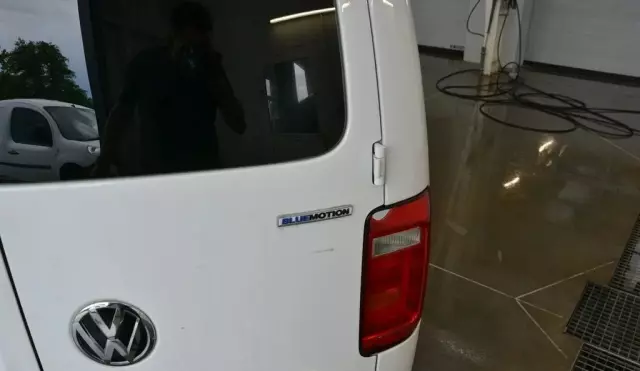 VOLKSWAGEN Caddy 