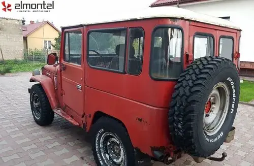 TOYOTA Land Cruiser 