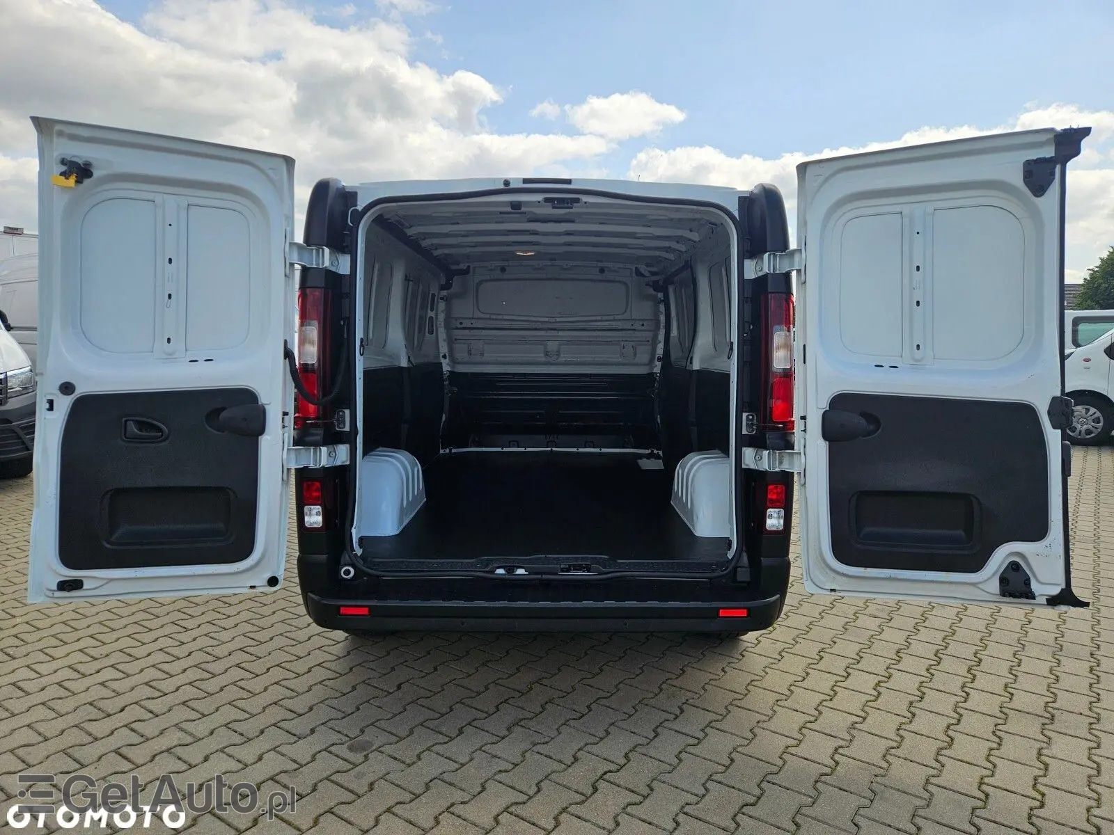 RENAULT Trafic L2H1 Pack Clim (1200)