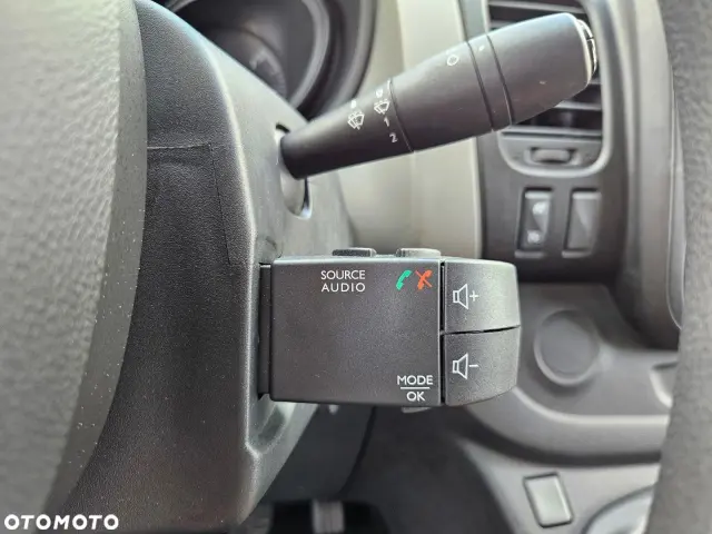 RENAULT Trafic L2H1 Pack Clim (1200)