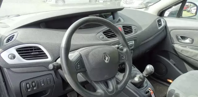 RENAULT Grand Scenic 