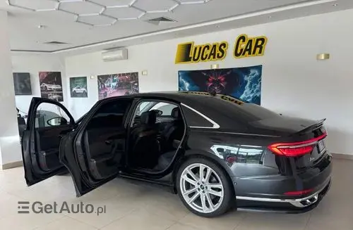 AUDI A8 