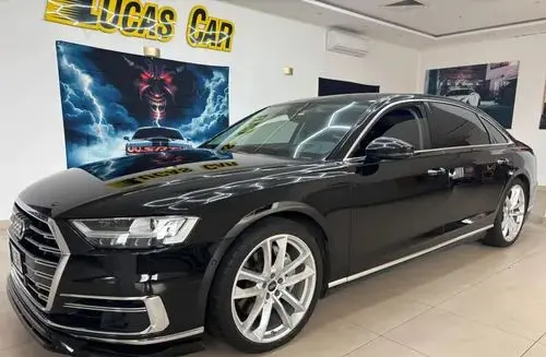 AUDI A8 