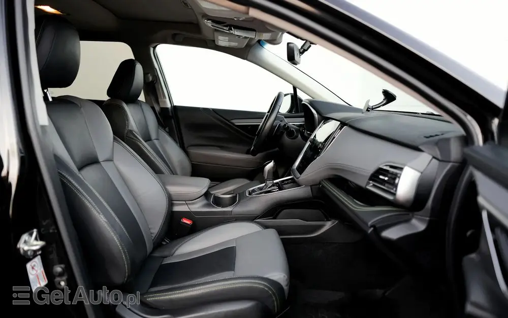 SUBARU Outback 
