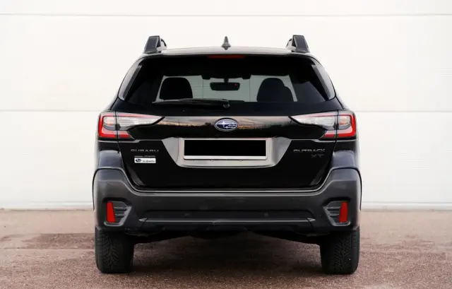 SUBARU Outback 