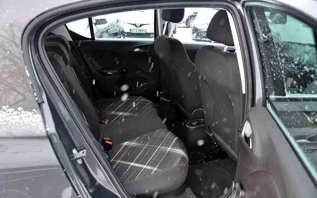 OPEL Corsa 1.4 Edition