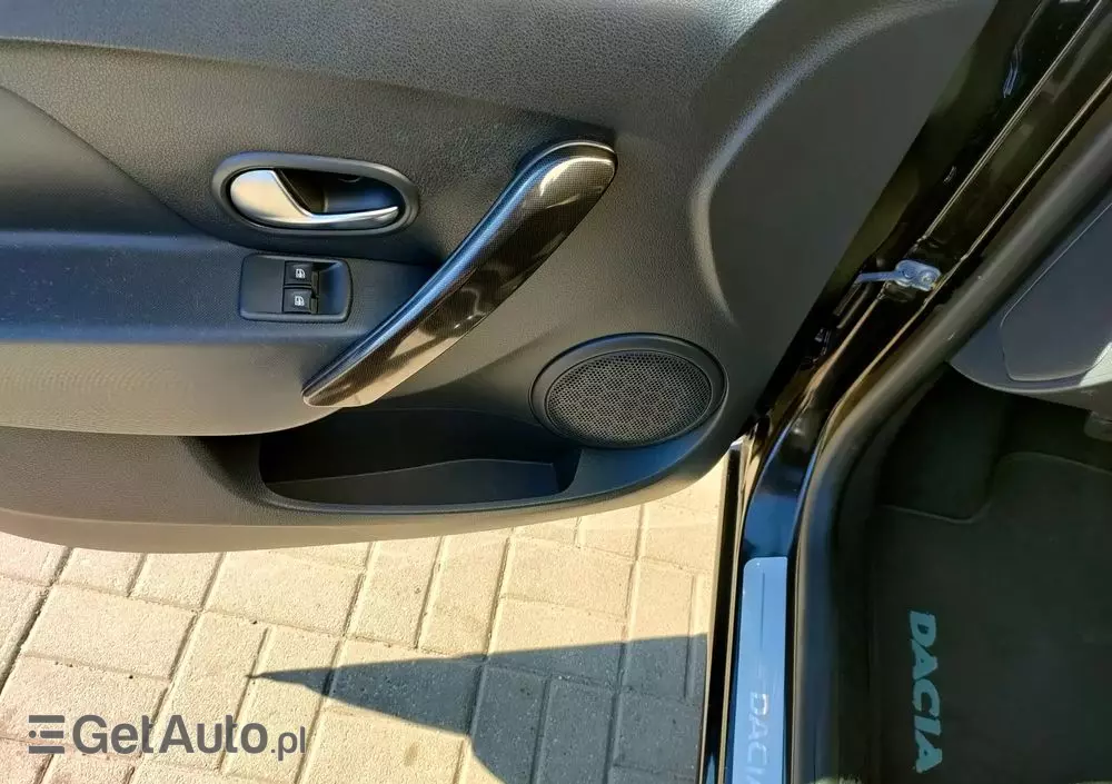 DACIA Sandero 1.2 16V 75 Laureate