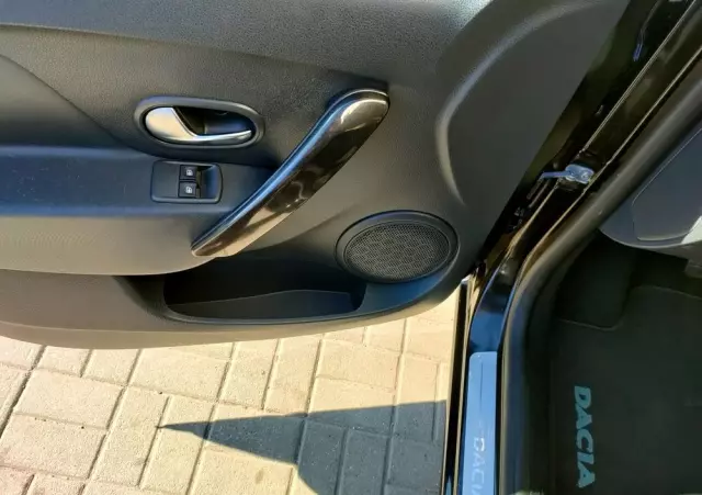 DACIA Sandero 1.2 16V 75 Laureate