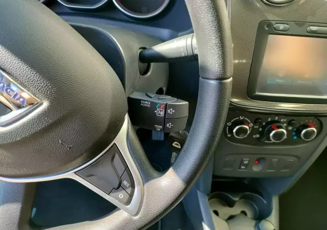 DACIA Sandero 1.2 16V 75 Laureate