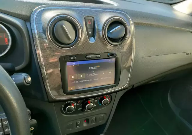 DACIA Sandero 1.2 16V 75 Laureate