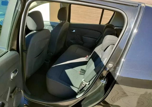 DACIA Sandero 1.2 16V 75 Laureate