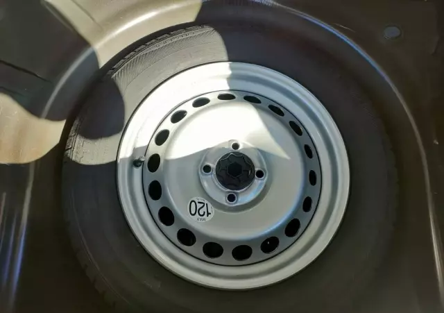 DACIA Sandero 1.2 16V 75 Laureate