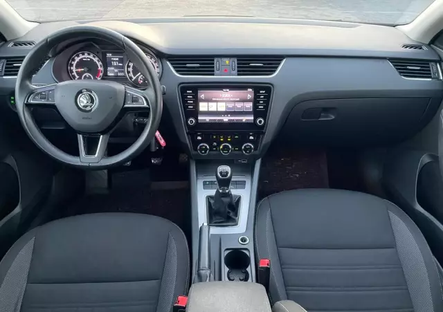 SKODA Octavia 