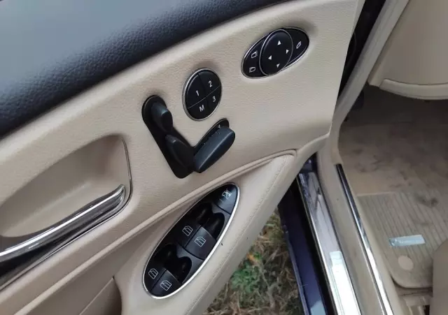 MERCEDES-BENZ CLS 350 CGI 7G-TRONIC Grand Edition