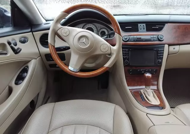 MERCEDES-BENZ CLS 350 CGI 7G-TRONIC Grand Edition