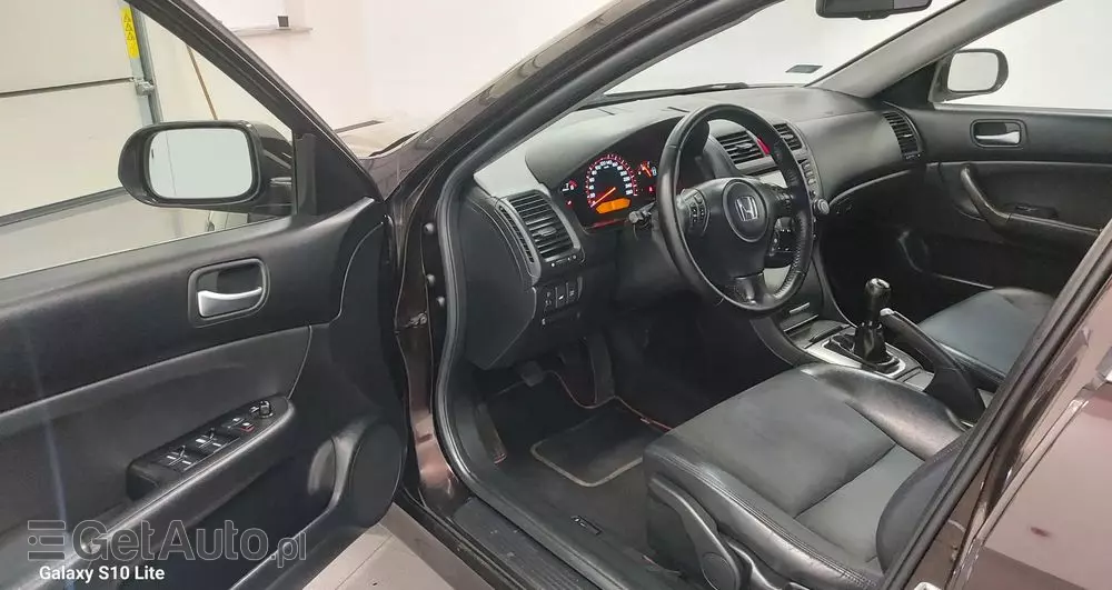 HONDA Accord 2.0 Executive Nav