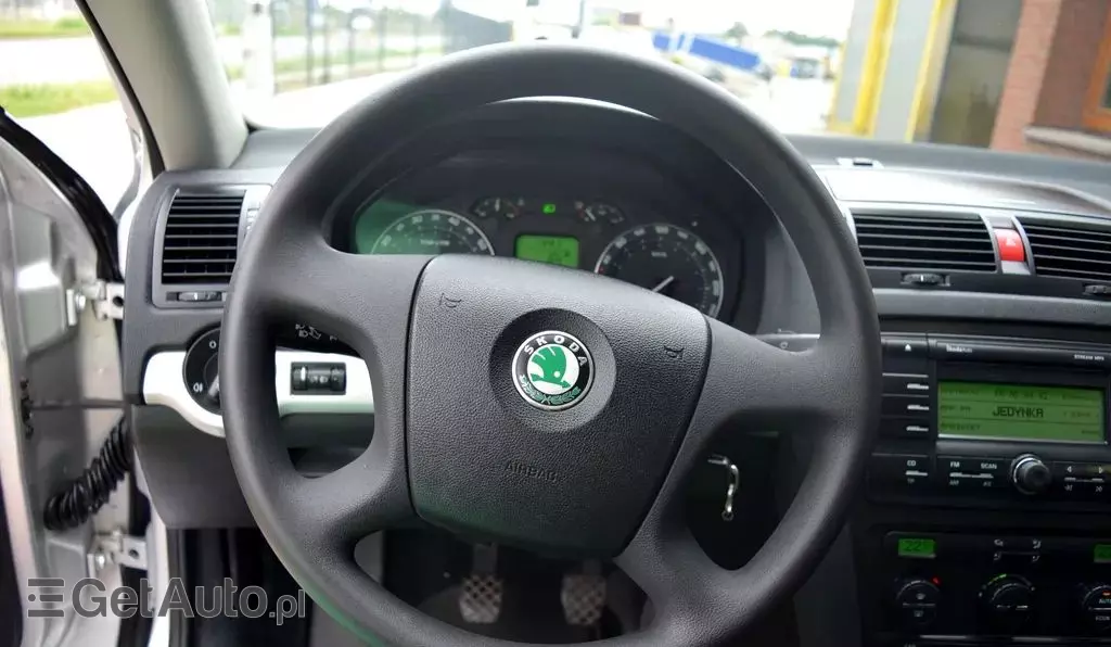 SKODA Octavia 