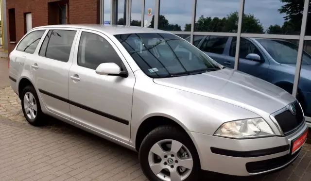 SKODA Octavia 