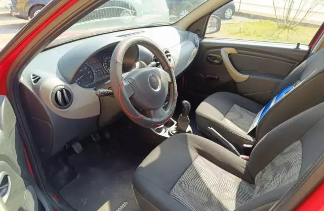 DACIA Sandero 