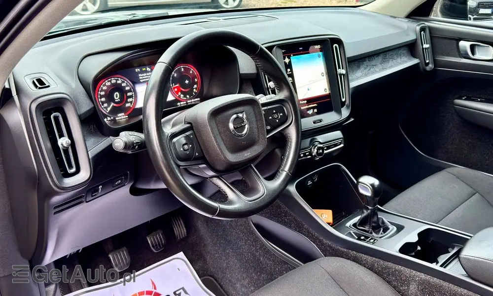 VOLVO XC 40 D3 Momentum