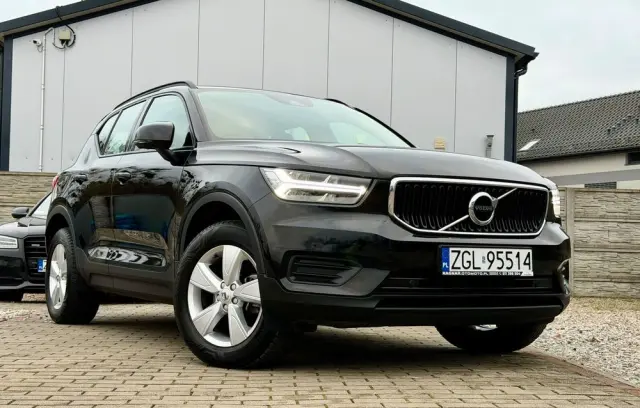 VOLVO XC 40 D3 Momentum