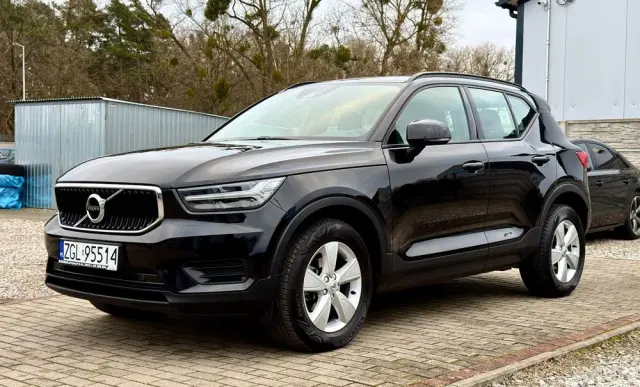 VOLVO XC 40 D3 Momentum