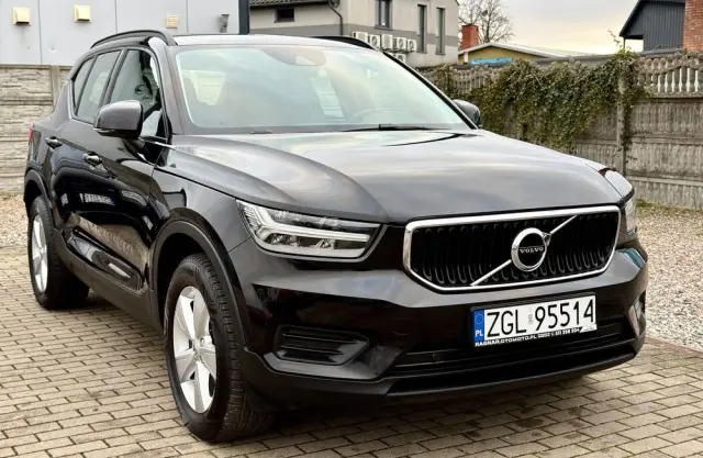 VOLVO XC 40 D3 Momentum