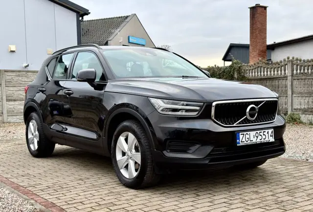 VOLVO XC 40 D3 Momentum