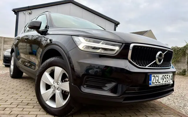 VOLVO XC 40 D3 Momentum