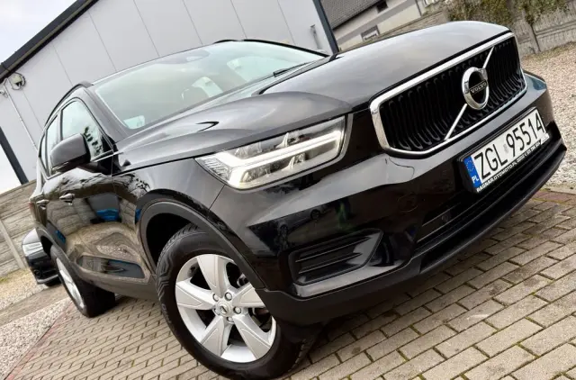 VOLVO XC 40 D3 Momentum