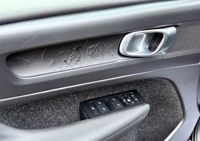 VOLVO XC 40 D3 Momentum