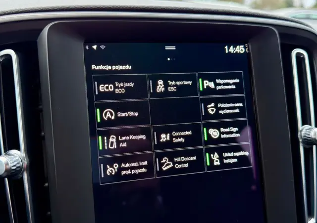 VOLVO XC 40 D3 Momentum