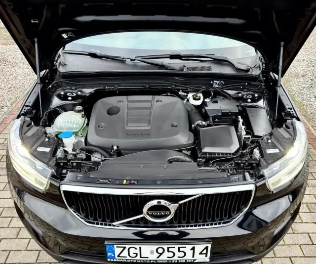 VOLVO XC 40 D3 Momentum