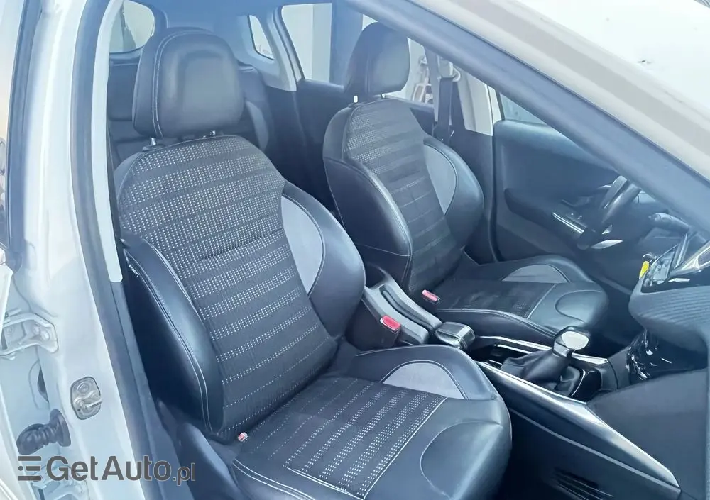 PEUGEOT 2008 120 VTI Business-Line