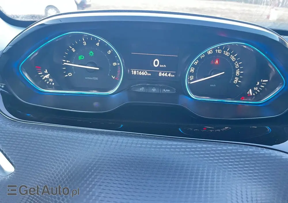 PEUGEOT 2008 120 VTI Business-Line