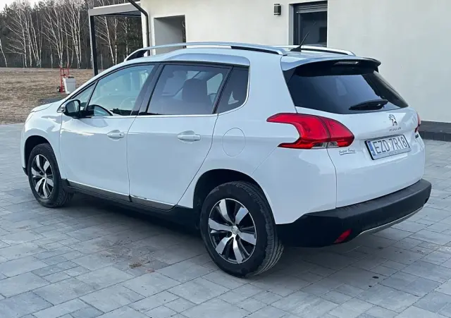 PEUGEOT 2008 120 VTI Business-Line