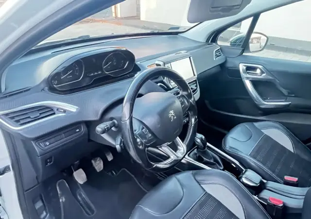 PEUGEOT 2008 120 VTI Business-Line