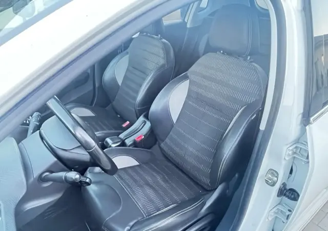 PEUGEOT 2008 120 VTI Business-Line