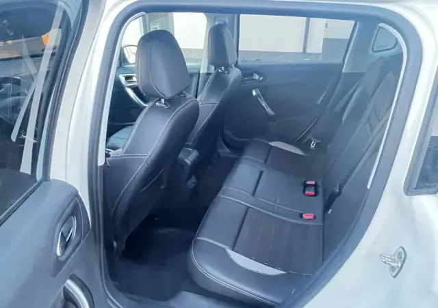 PEUGEOT 2008 120 VTI Business-Line