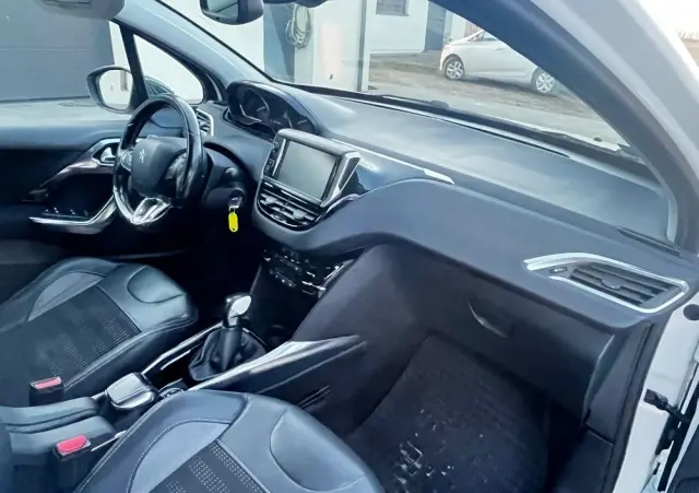 PEUGEOT 2008 120 VTI Business-Line