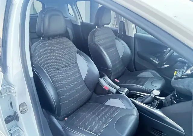 PEUGEOT 2008 120 VTI Business-Line