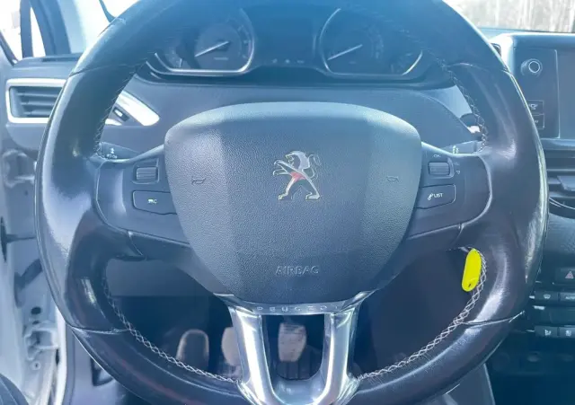 PEUGEOT 2008 120 VTI Business-Line