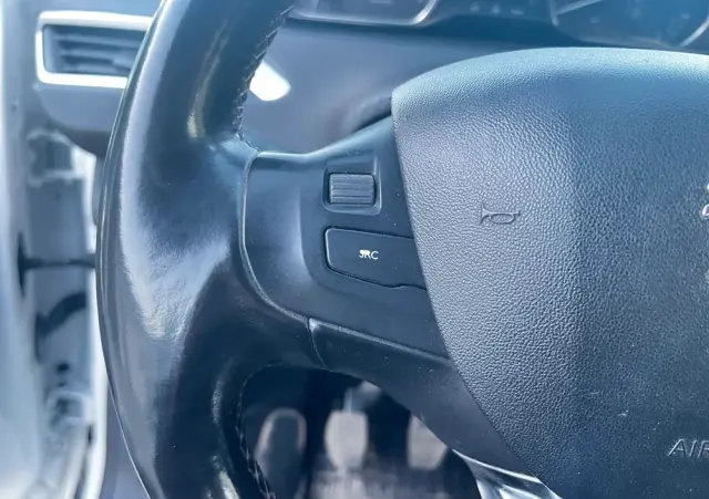 PEUGEOT 2008 120 VTI Business-Line