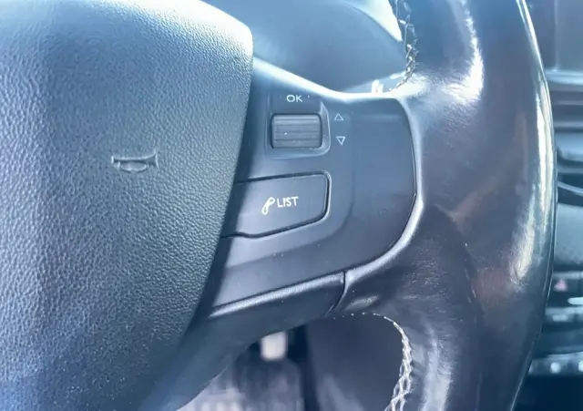 PEUGEOT 2008 120 VTI Business-Line