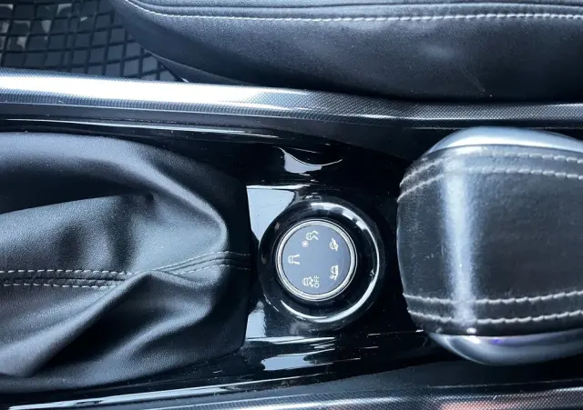 PEUGEOT 2008 120 VTI Business-Line